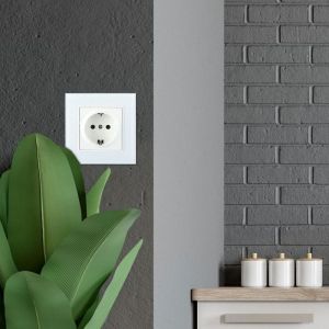 EU Socket 16A Glass Panel White