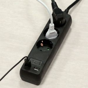 3 Ways Socket With 2 USB (3G 1.5MM2 X 1.5M) Polybag With Card Black